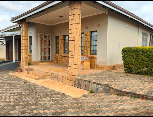 7 BEDROOM HOUSE FOR SALE IN SOUTHERNWOOD